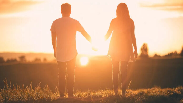 The 7 Signs You’ve Met a Soulmate (It’s Not Always Instant Chemistry)